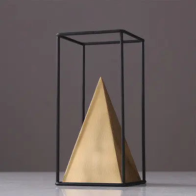 Porch Pyramid Metal Ornament Londecor