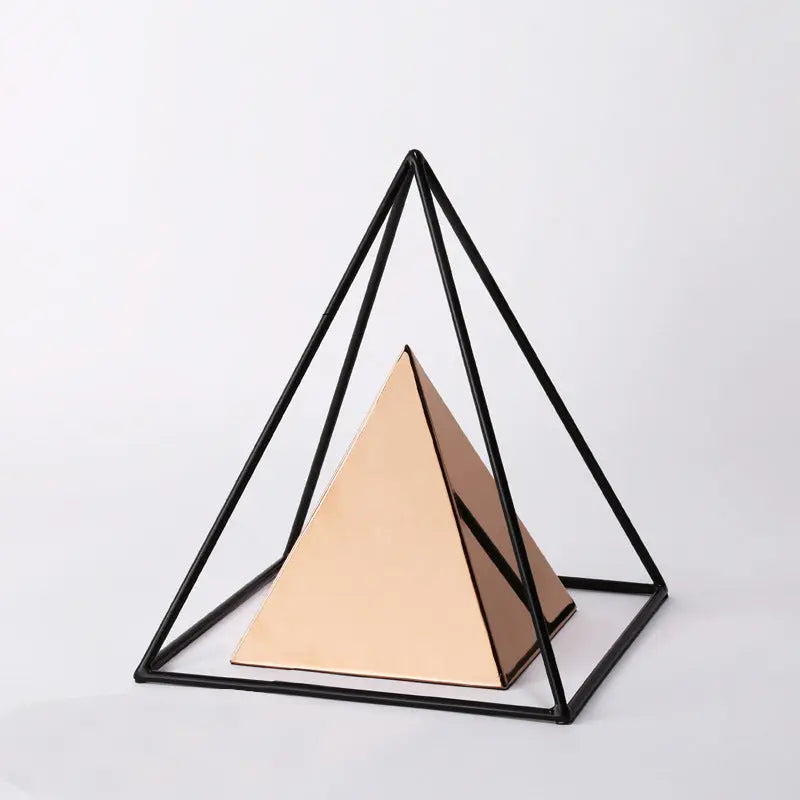 Porch Pyramid Metal Ornament Londecor