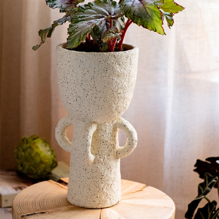 Vintage Tall Breathable Vase Londecor