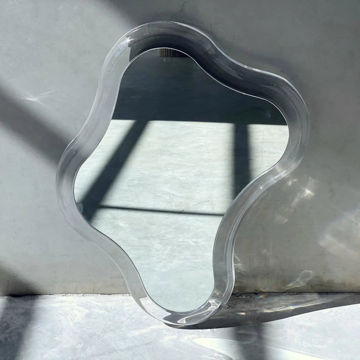 Modern Minimalist Acrylic Decorative Mirror Londecor