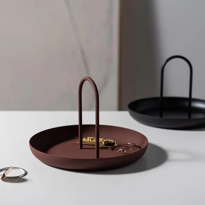 Round Tray with Handle. - Londecor