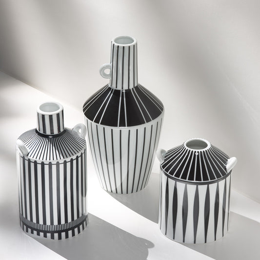 Black And White Vase Decoration