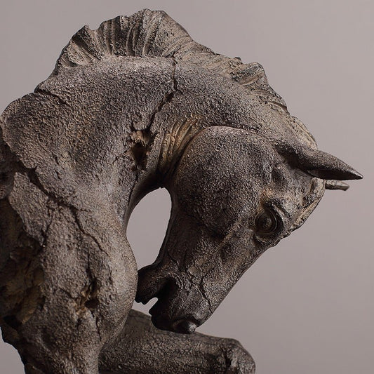 Antique Horse Ornament Londecor