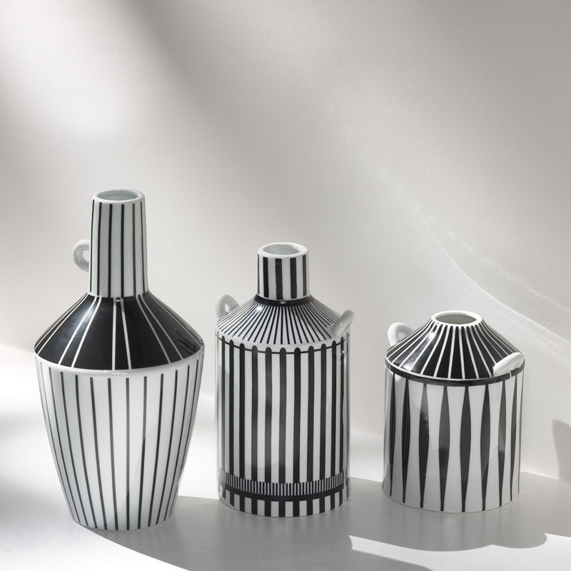 Black And White Vase Decoration