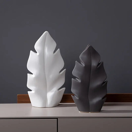 Exhibition Hall Entrance Matte Ceramic Art Vase Londecor