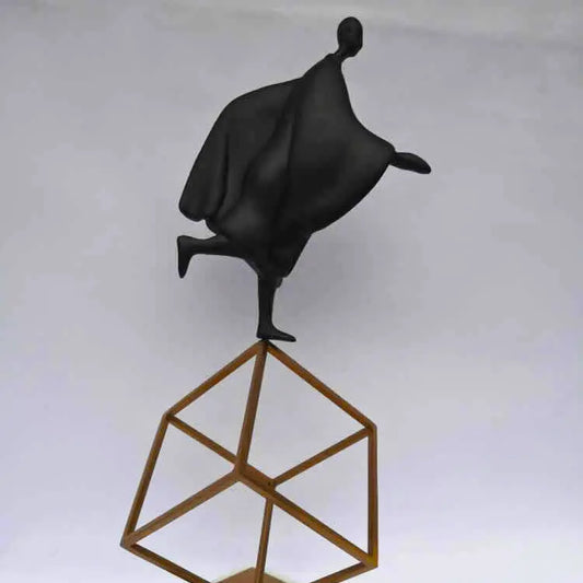 Metal cast figure ornament Londecor