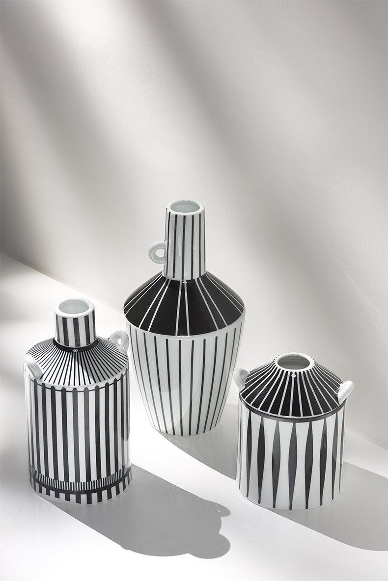 Black And White Vase Decoration
