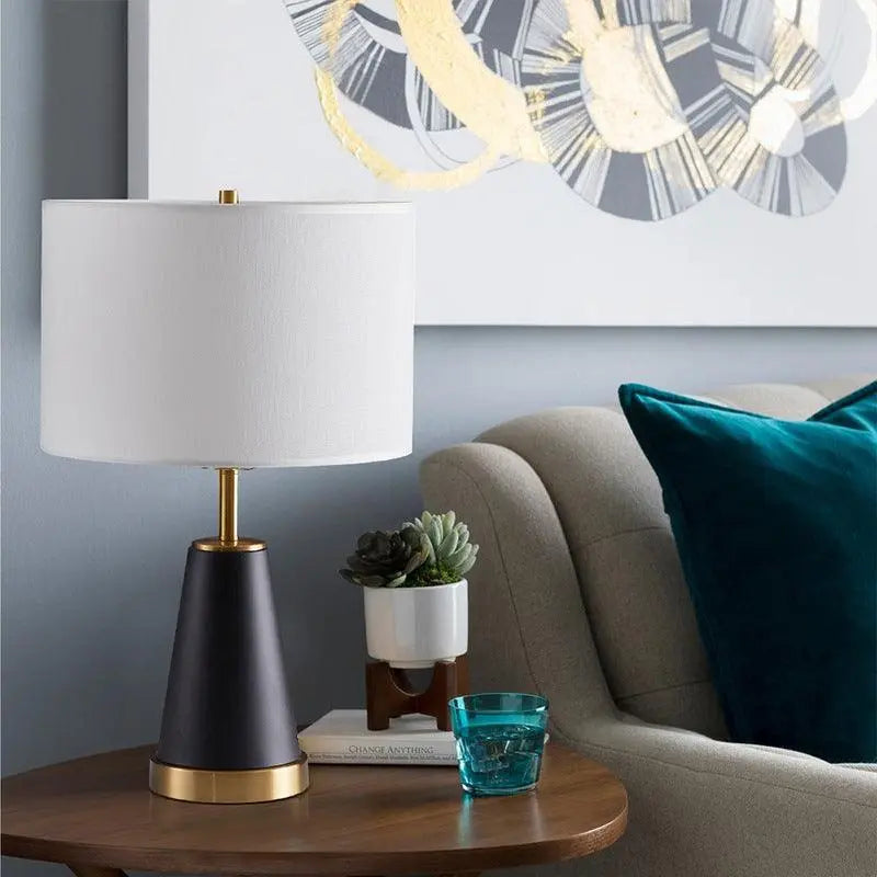 Modern Minimalist Bedroom Bedside Lamp - Londecor