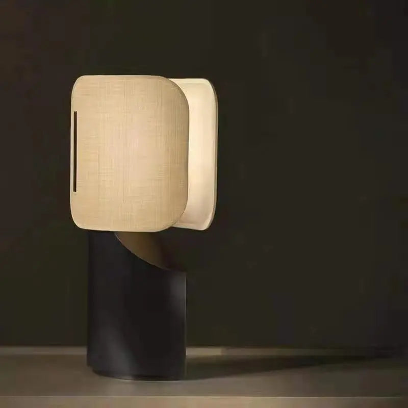 Personality Art Creative Table Lamp - Londecor